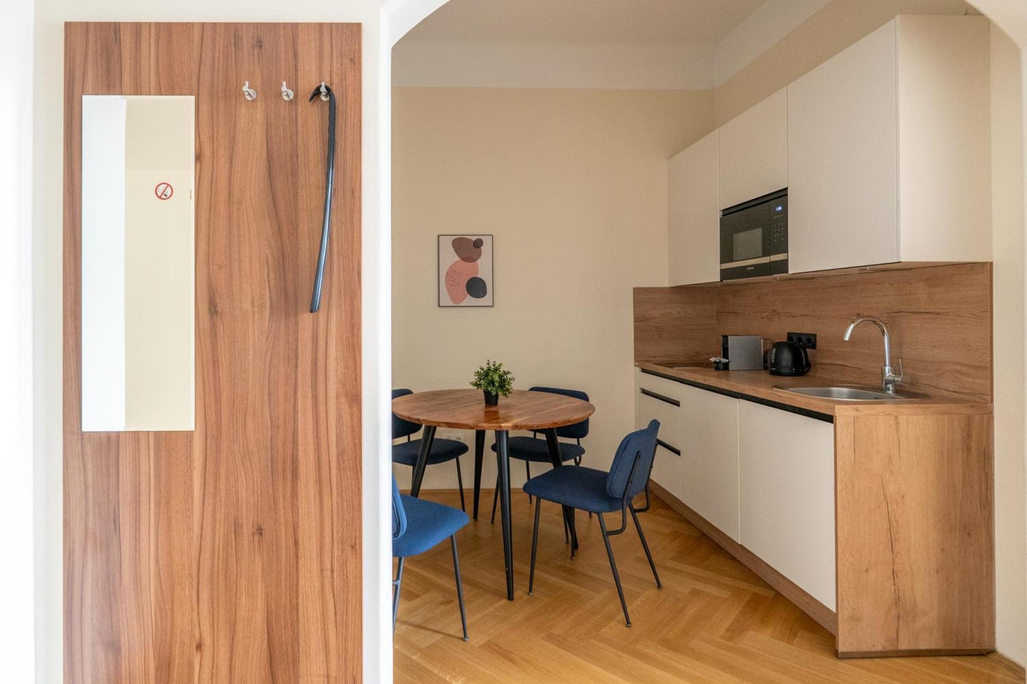 Schoenbrunn Apartmán *
